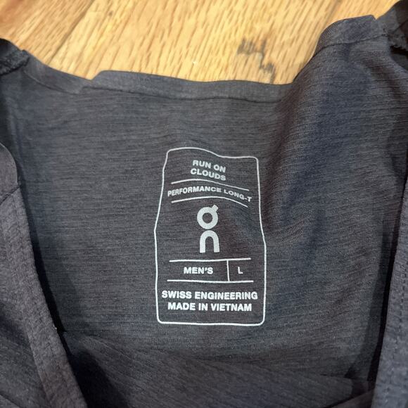 On Running Performance T Shirt Long Sleeve Mens Black Size L Athletic Fit - Picture 6 of 7